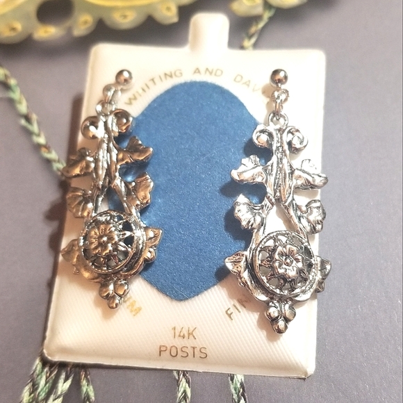 Whiting and Davis NEW OLD STOCK on orig card 14k Post Earrings - Picture 7 of 7